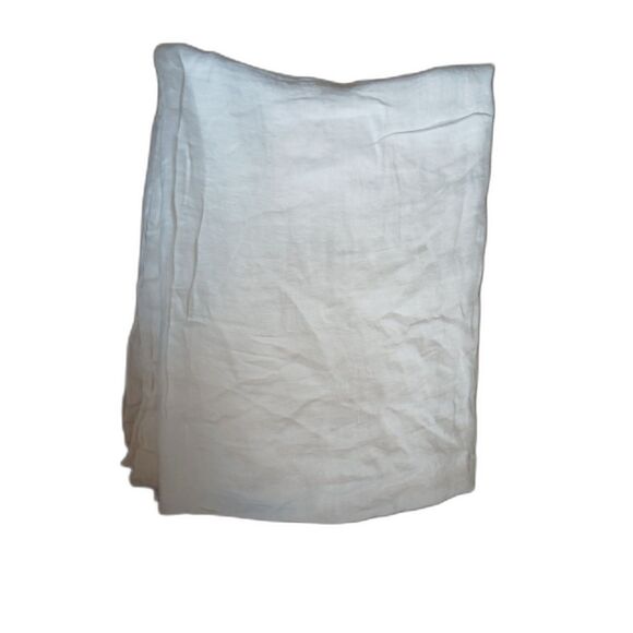 Elegant semi-sheer white linen tablecloth 63"X80" Flaw - tiny repair - Picture 4 of 4